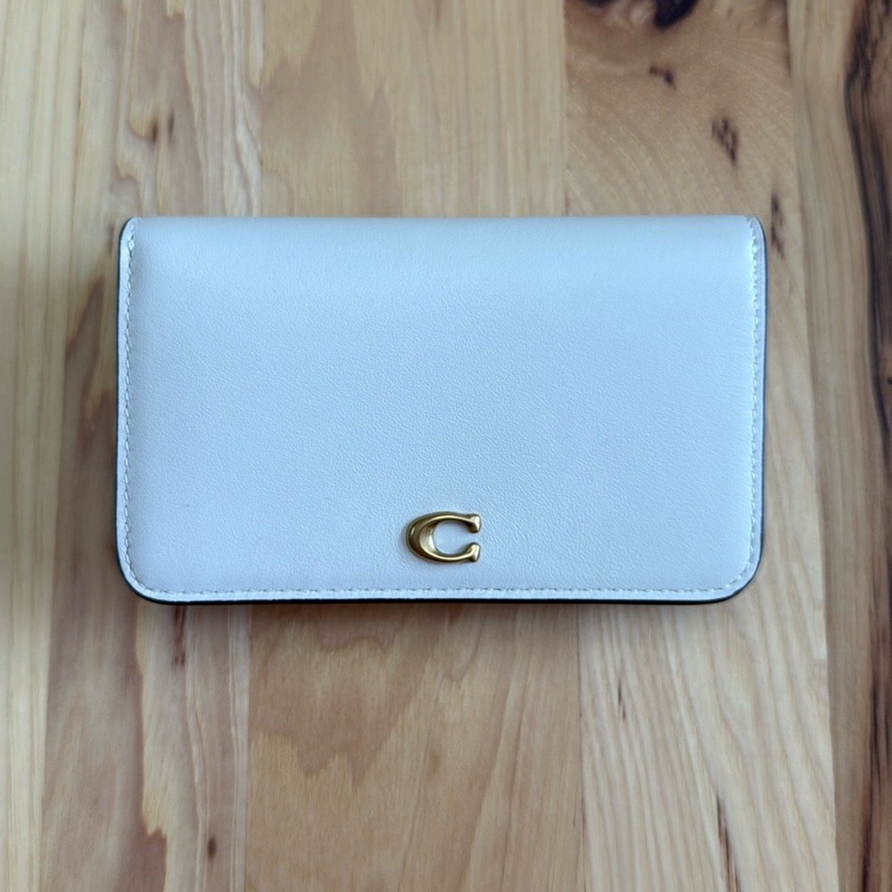 Coach Essential Slim Card Case Chalk